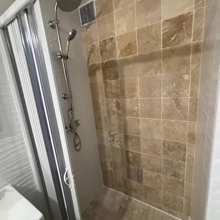 Apartment Unique Cosy Dans Avec Piscine Tres Bien Place